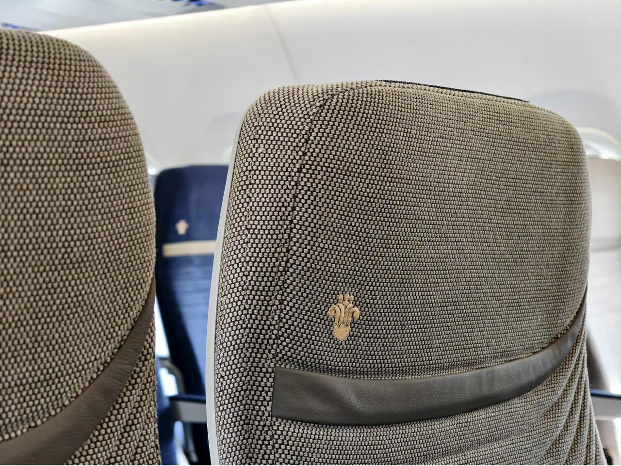 中国南方航空的新座椅怎么样？长得好不好看？虽然和往常一样薄，但是视觉上确实变