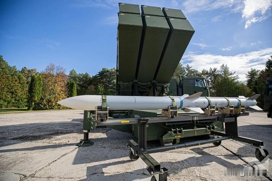 重磅消息：美国战争部授予雷神公司一份价值约7亿美元的合同，向台湾提供先进地对空导