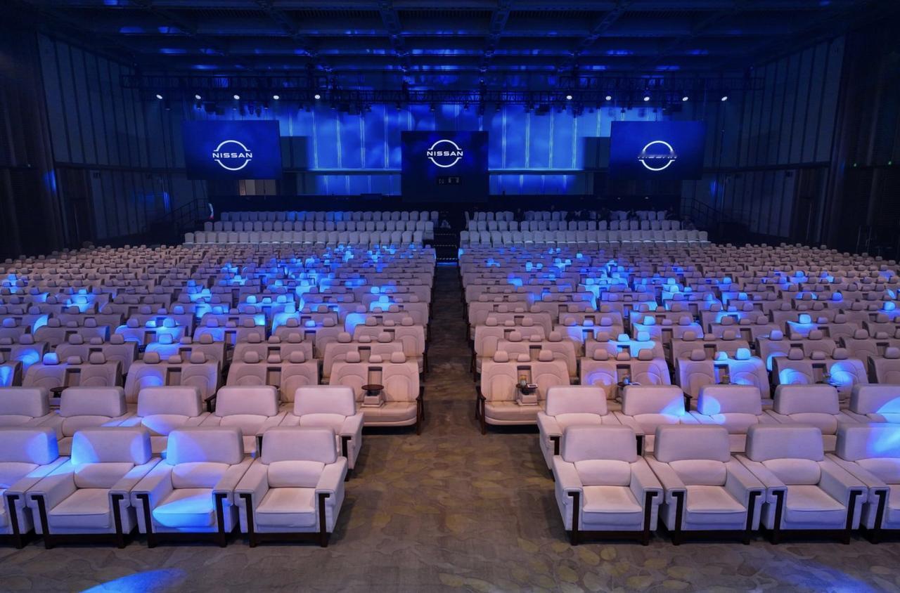 【今年最舒适的新车发布会！】今年最舒适的新车发布会，来自东风日产N6！现场摆满