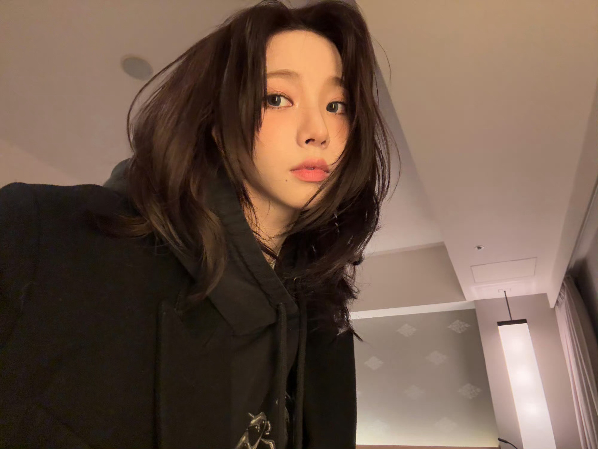 俊和美同时存在的伟大的脸柳智敏