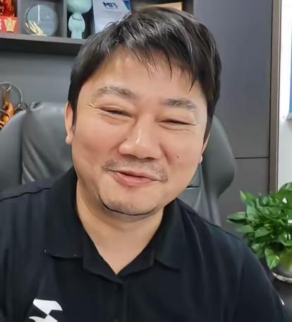 韩红基金会捐了200万，我不意外。​刘宇宁捐了100万，我也不意外。​但我怎