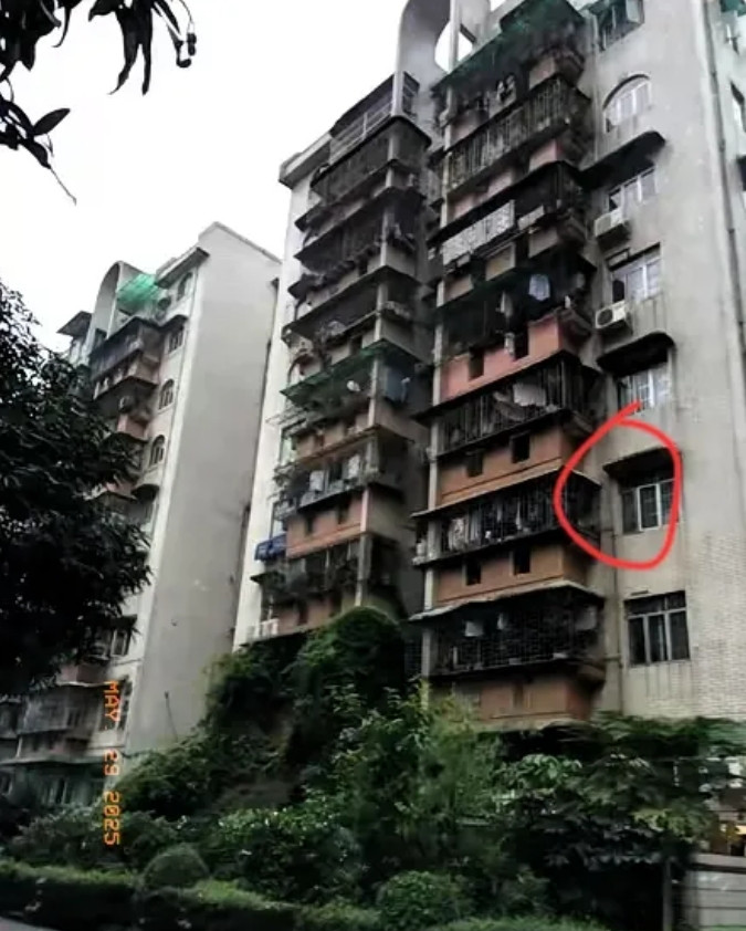 你敢信吗？掏空家底给儿子在广州买房交首付，如今儿媳要生了，儿子竟安排租单身公
