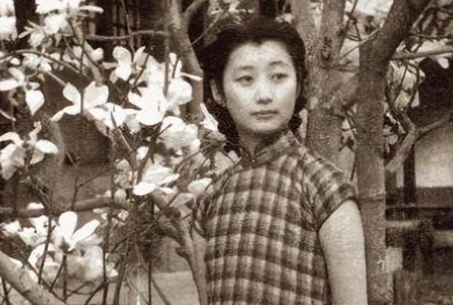 1926年，唐怡莹趁着丈夫溥杰不在家，和张学良激烈正酣。多年后，张学良向溥杰坦白