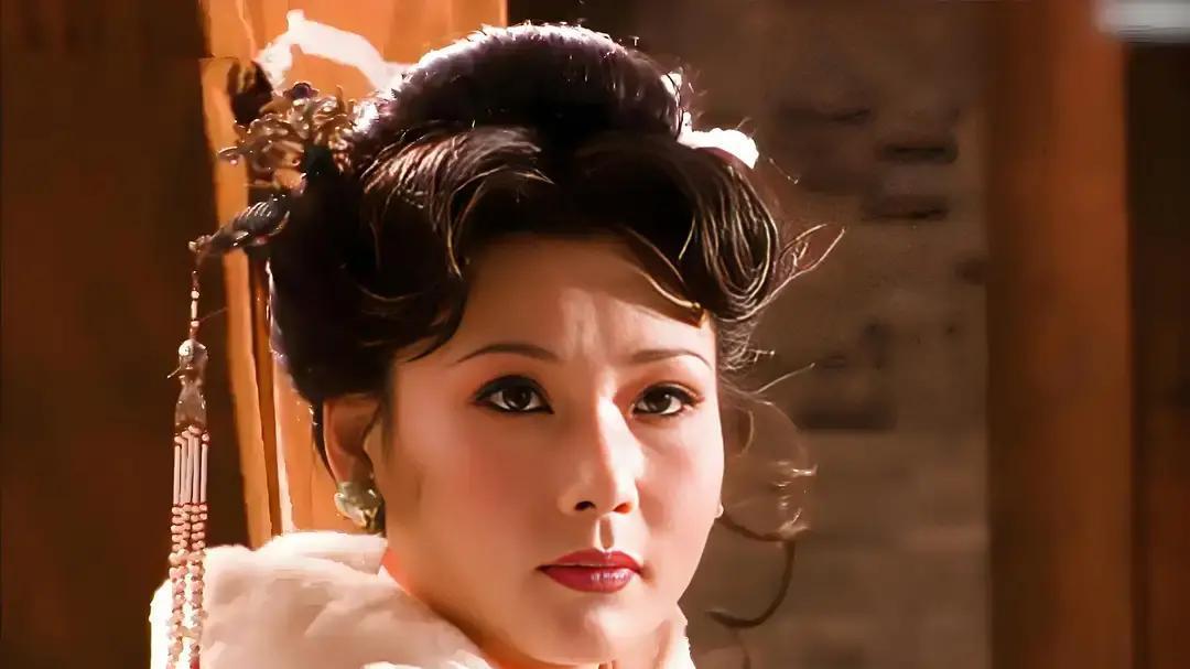 何赛飞哭着感谢郭宝昌给了她杨九红，郭宝昌却摇头说，“不，是你救活了我的剧本。”