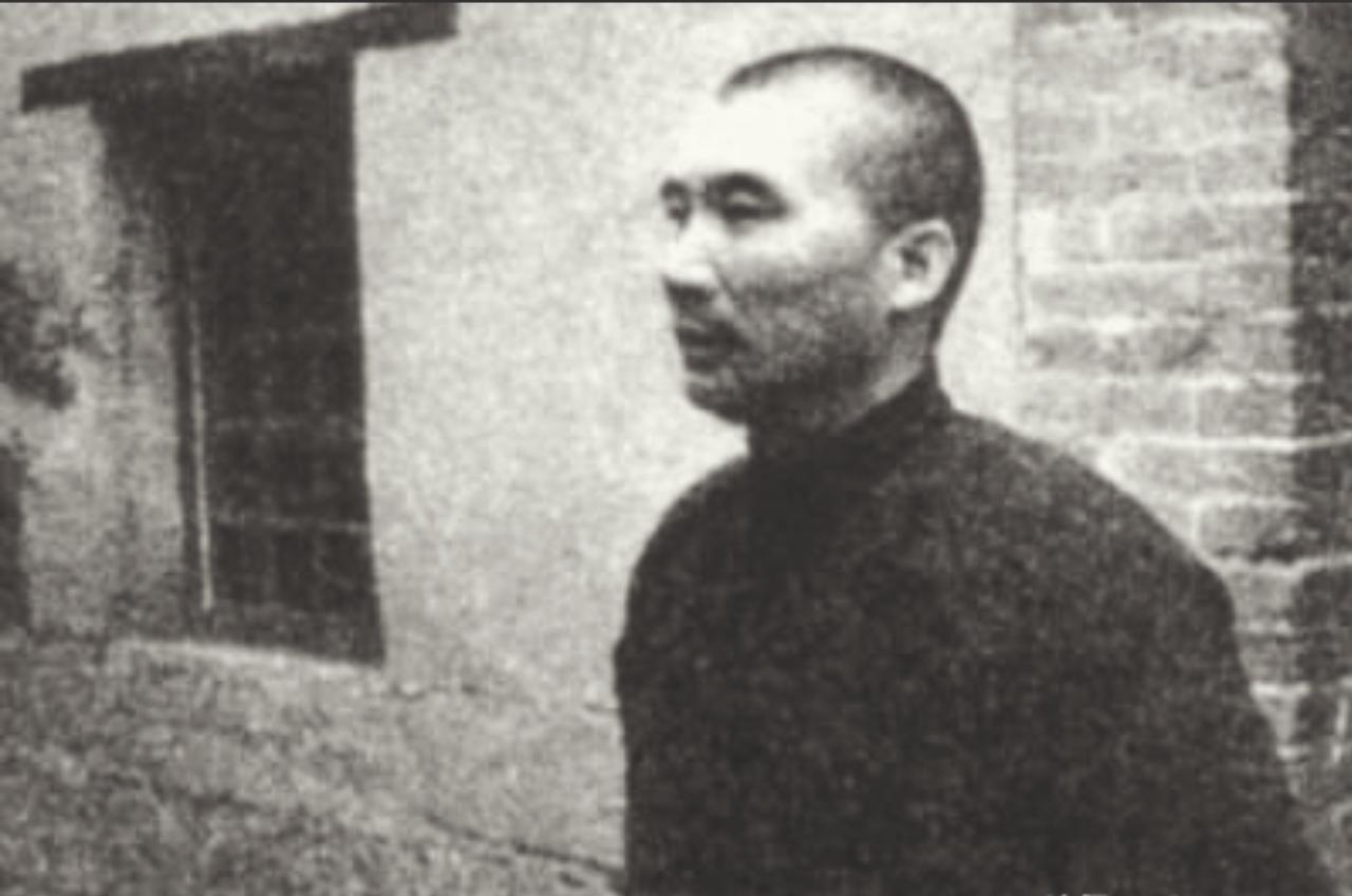 1948年，王耀武逃跑前，还特意提醒手下：“我带一个营先突围，你们好自为之。”