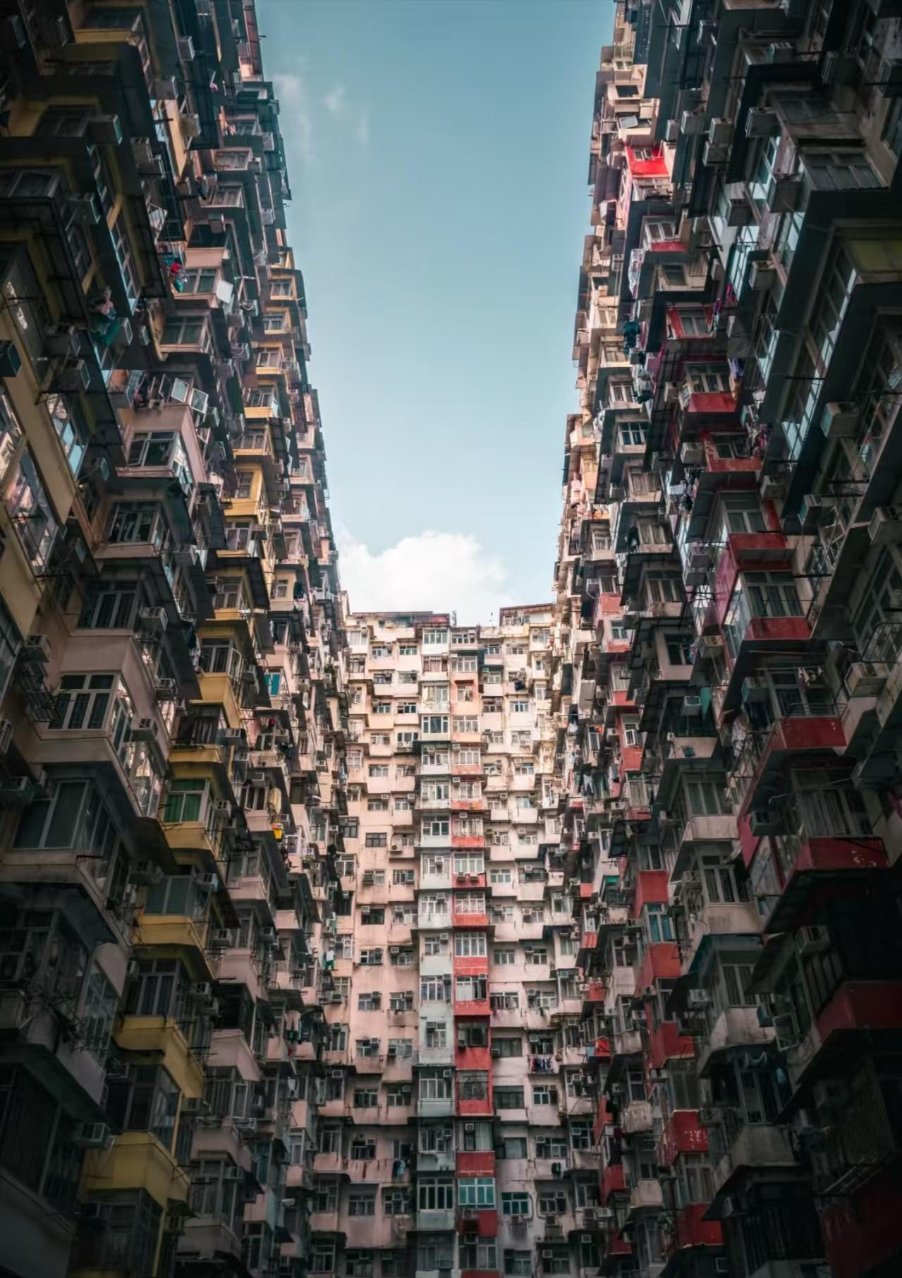 想不到吧，即便是著名女星蔡少芬，在香港一家人也只是住在80平方米左右的房