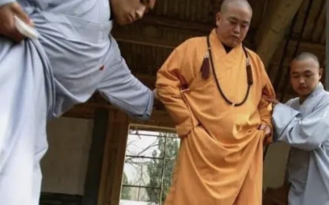 “网传释永信被带走调查”后续，有网友拨通了寺庙负责人的电话，两位负责人的回答