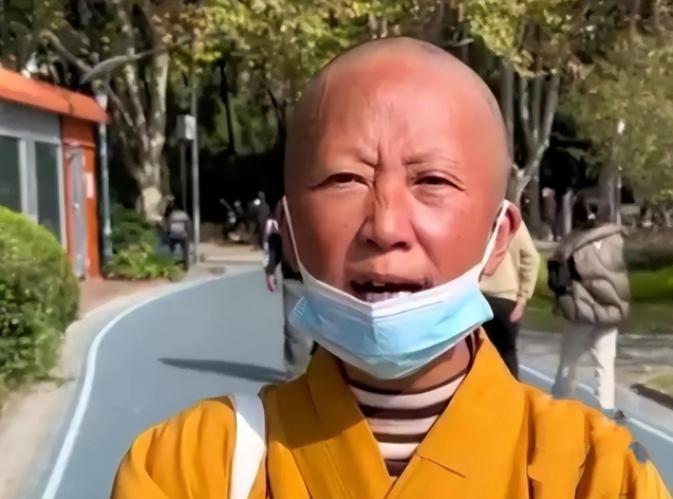 “自作自受”！上海一女子遁入空门，卖掉588万房产全部捐给寺庙，结果几年后，她面