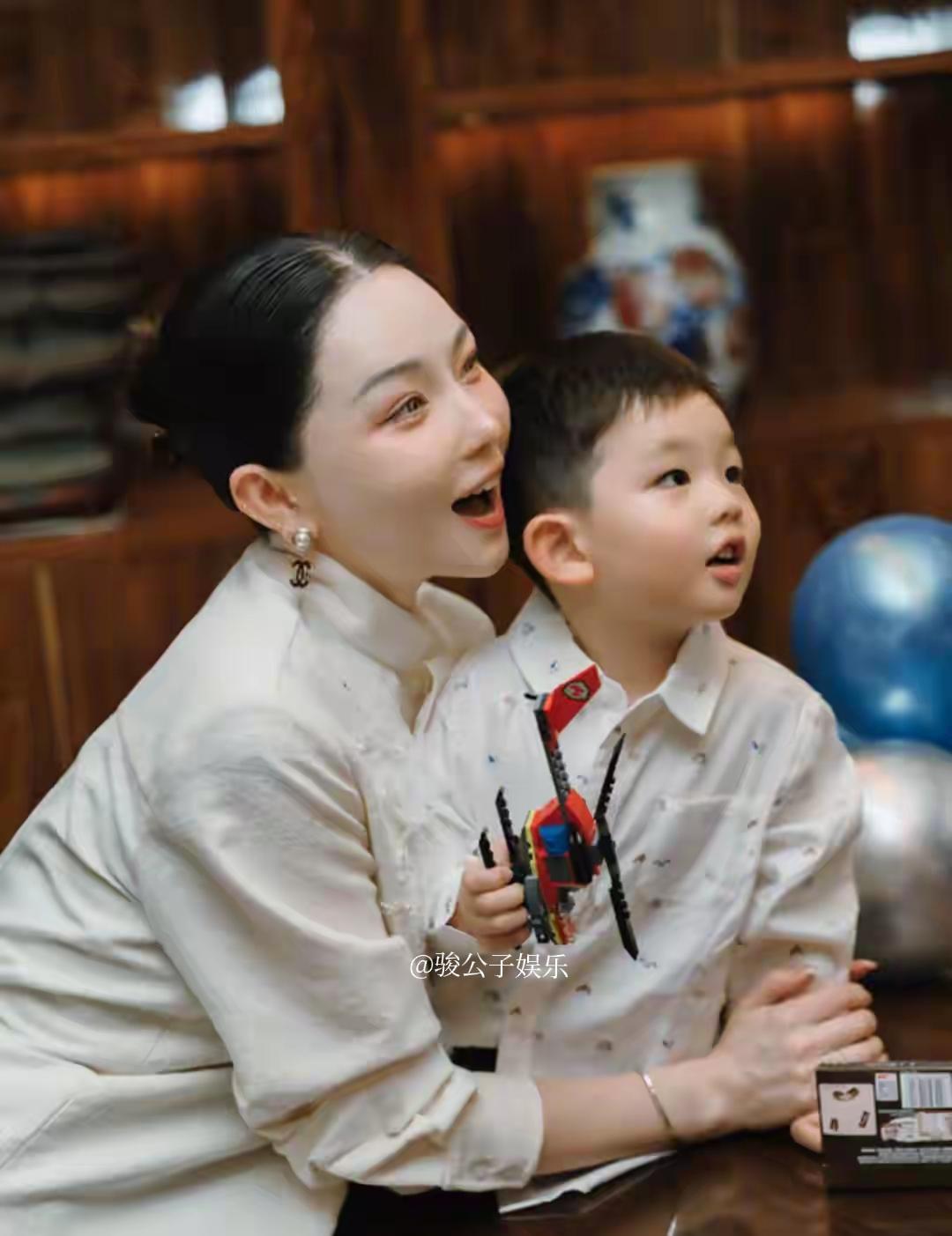 高晓松前妻夕又米如今很幸福啊！夕又米晒照为儿子庆三岁生日，画面中，小家伙被爸