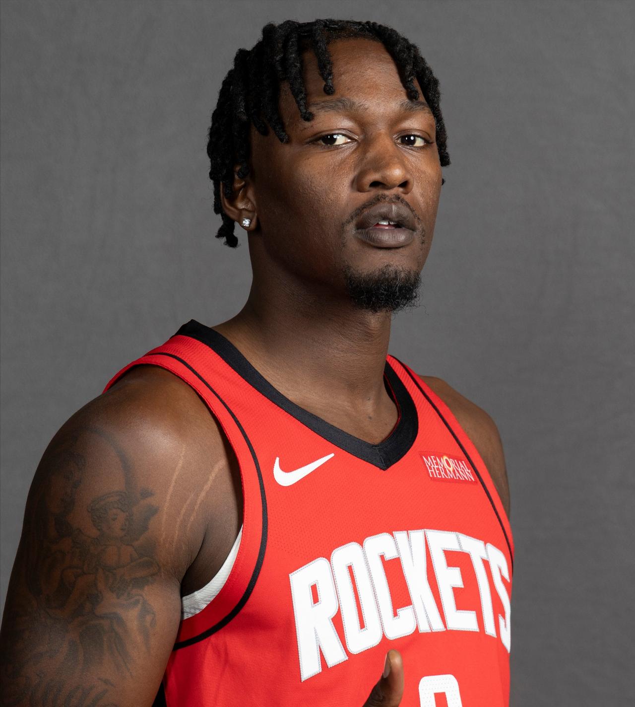 彻底被遗忘？湖人旧将芬尼史密斯，至今未登场！芬尼史密斯加盟火箭一个赛季，只