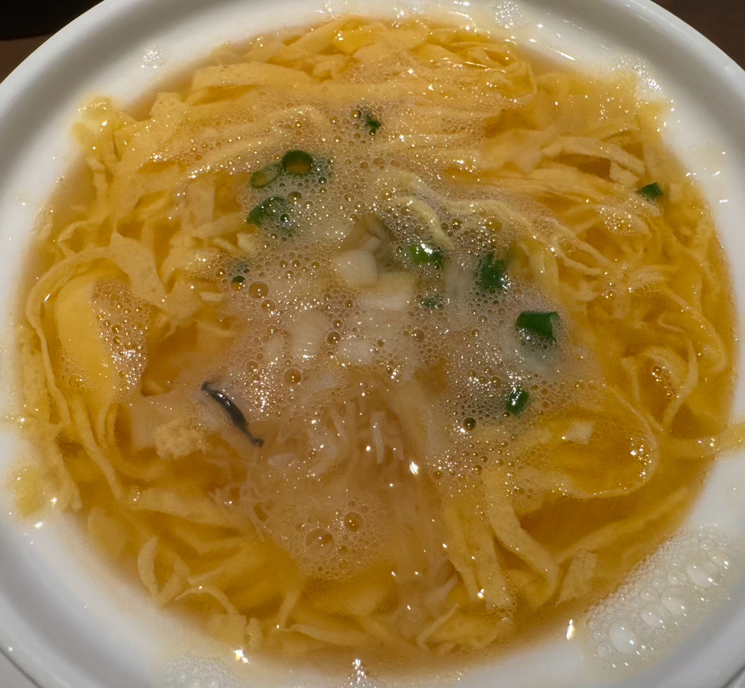 魔都的美食，细腻入味入心，菜品多姿出彩，比帝都单调的牛羊肉火锅和烤鸭丰富多样。海