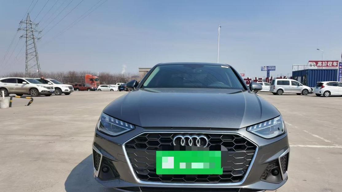 2022款奥迪A4L,豪华动感,18.8万圆你奥迪梦