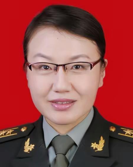 “我们中肯定有内鬼！否则单凭中国女人的头脑，怎么可能精准掌握我们的航线？那个叫李