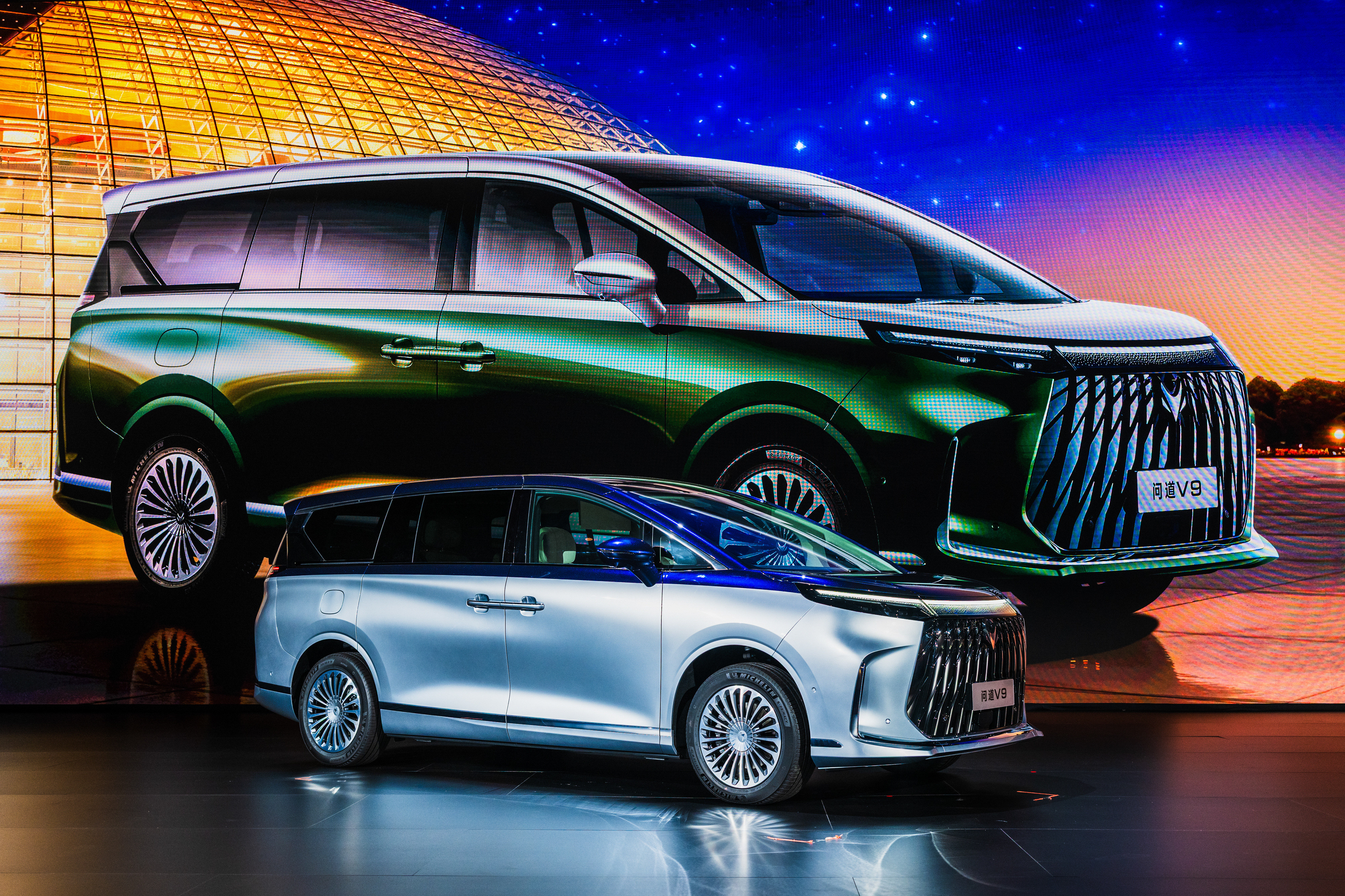 MPV欠大家一个防滚梁对于MPV来说，安全尤其重要，极狐问道V9在安全方面可以