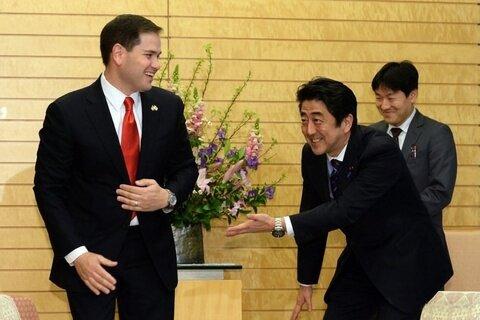 安倍晋三执政时间长不是没有原因的，看一下老师多谦卑，高市早苗当上首相以后就开始甩