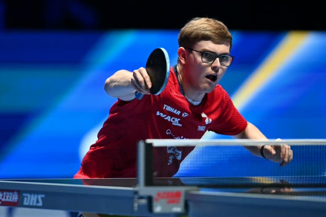 乒乓世界杯一夜男单八强诞生四席！大勒布伦4-1逆转，莫雷加德4-0横扫！日本