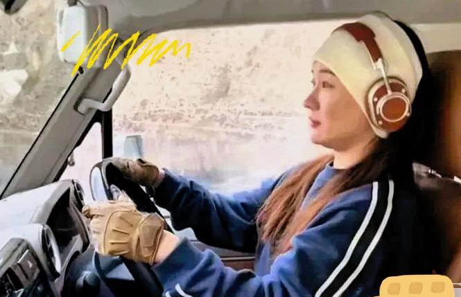 家人们，谁懂啊！霍思燕最近因为胖上热搜，被说像“发面馒头”，可转头人家就和杜江自