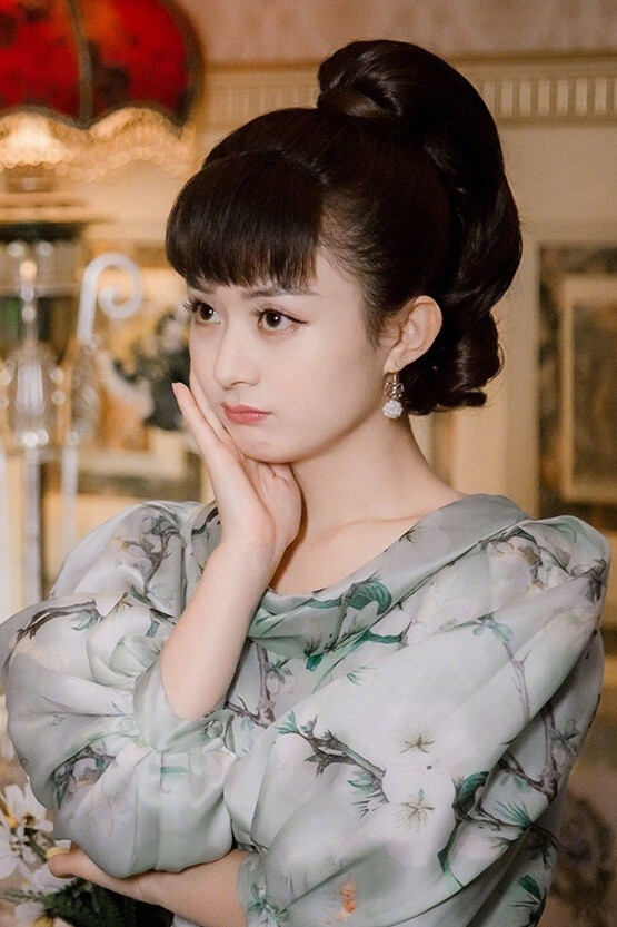 不得不说赵丽颖的角色长尾效应太强了楚乔刚靠续作翻红，就有网友预言：下一个轮到尹新