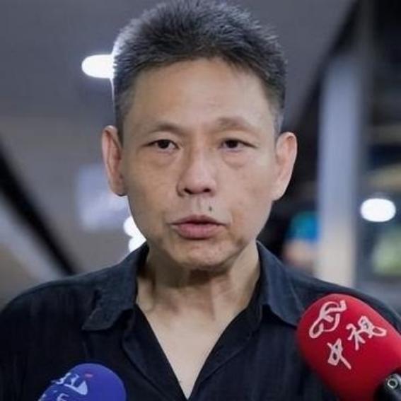 台湾时事评论员谢寒冰曾说：“你们知道中国大陆这两天在做什么吗？他在给全国的退伍军