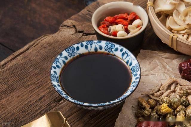 脾液少口干，肺液少鼻干，肝液少眼干，肾液少喉干，心液少舌干光喝水可不够，5个省