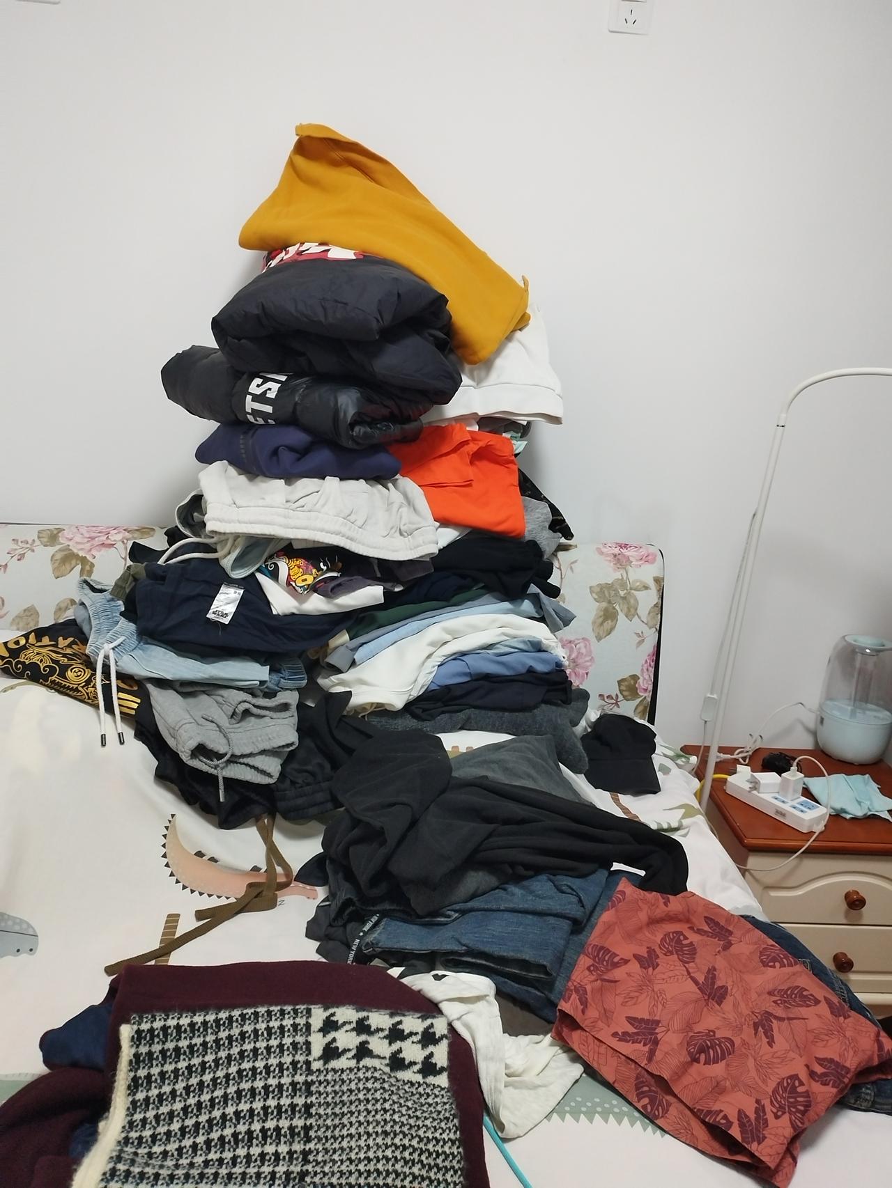 到处还是穷人多呀，低收入业主哪个小区都不少，这几天在收拾一套不住的房子准备出租，