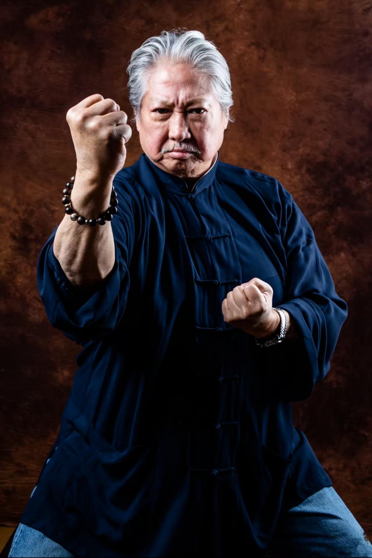 为什么洪金宝现在很少拍戏了？原因很简单，不是没戏拍，也不是打不动了，而是