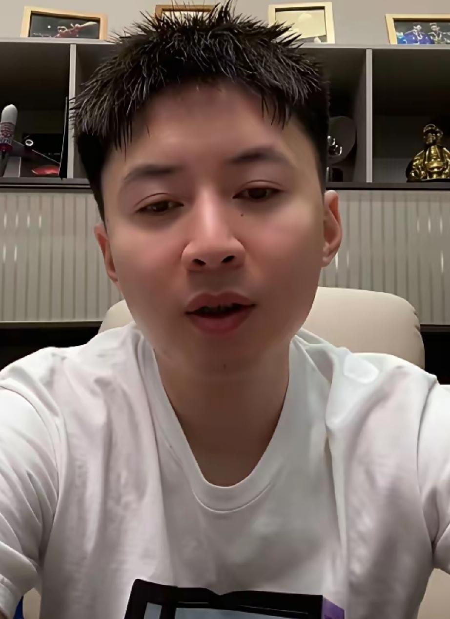 这个方博，是什么都敢说，根本不在乎得罪什么人。这不，他的最新