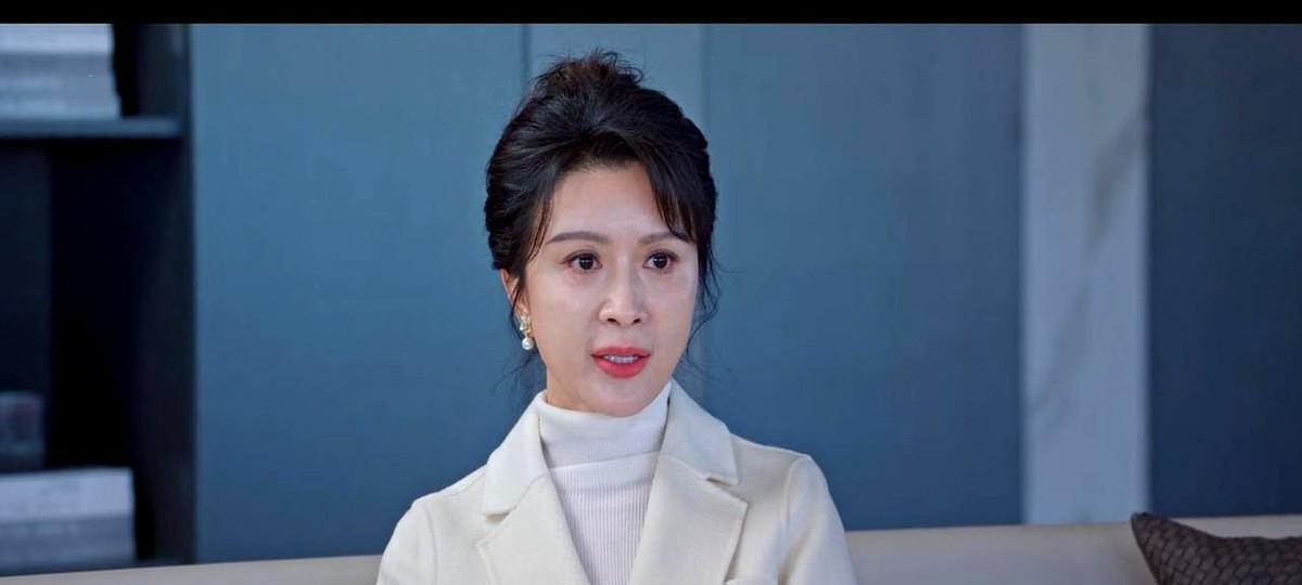 《骄阳似我》里前夫哥这操作，给我气笑了。吴启华演的聂程远，简直是“在商言商”