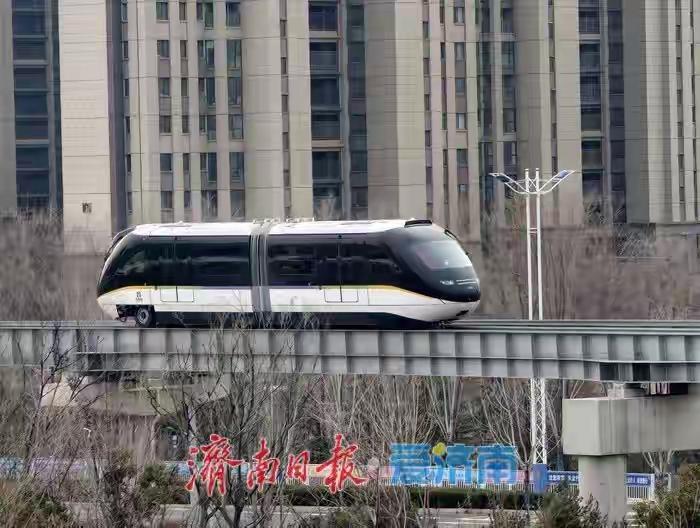 可能吸取了上一次的教训，这次济南高新东区云巴没掉链子。上一次高新东区云巴可