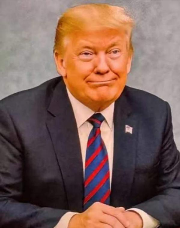 普京意想不到！就连马克龙也意想不到！特朗普居然承认：放弃全球霸权！将调整与中国的