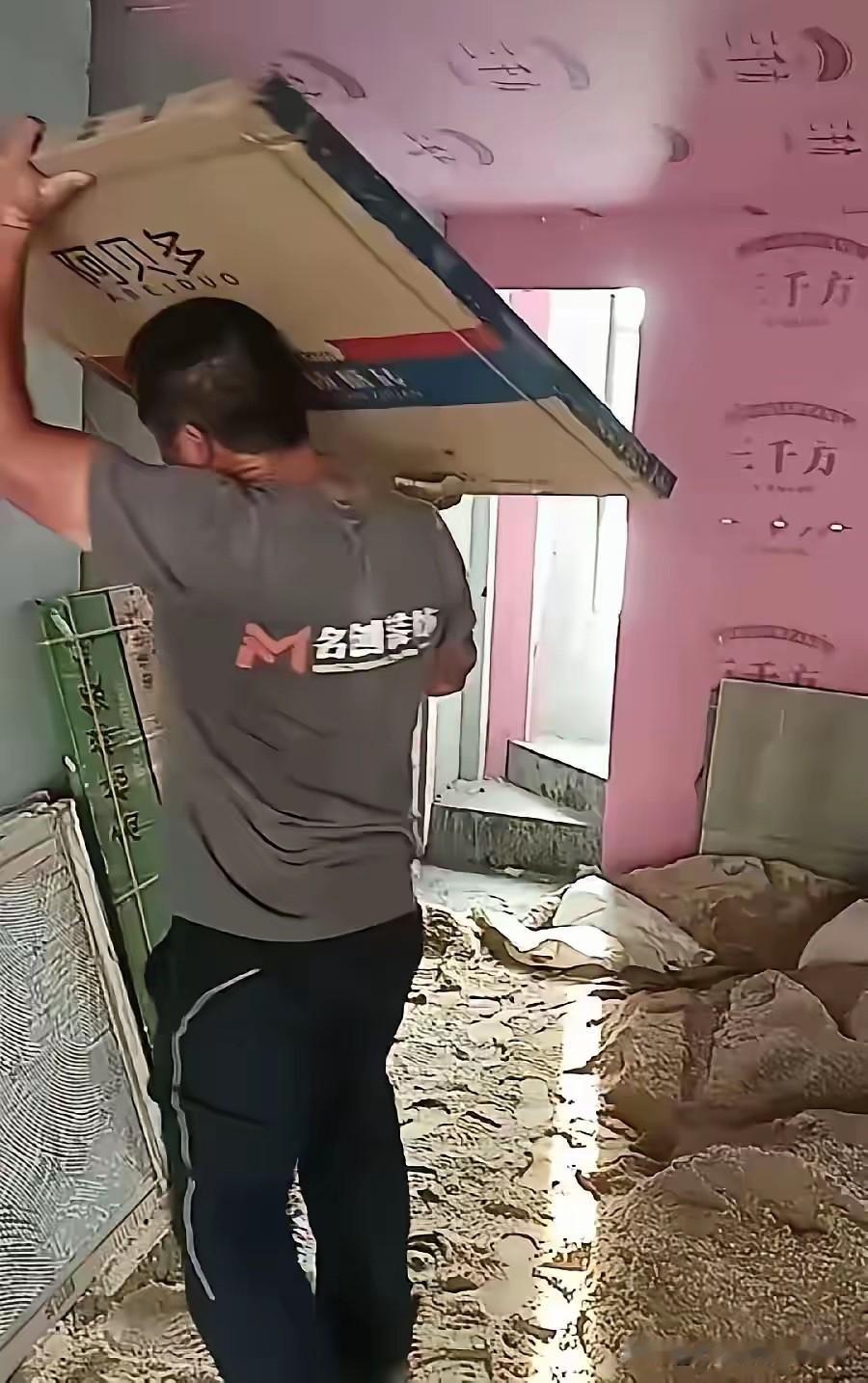 我有一种强烈的预感，河南西平在逃的夏付钢，很有可能已经不在人世了！对于这个面相憨