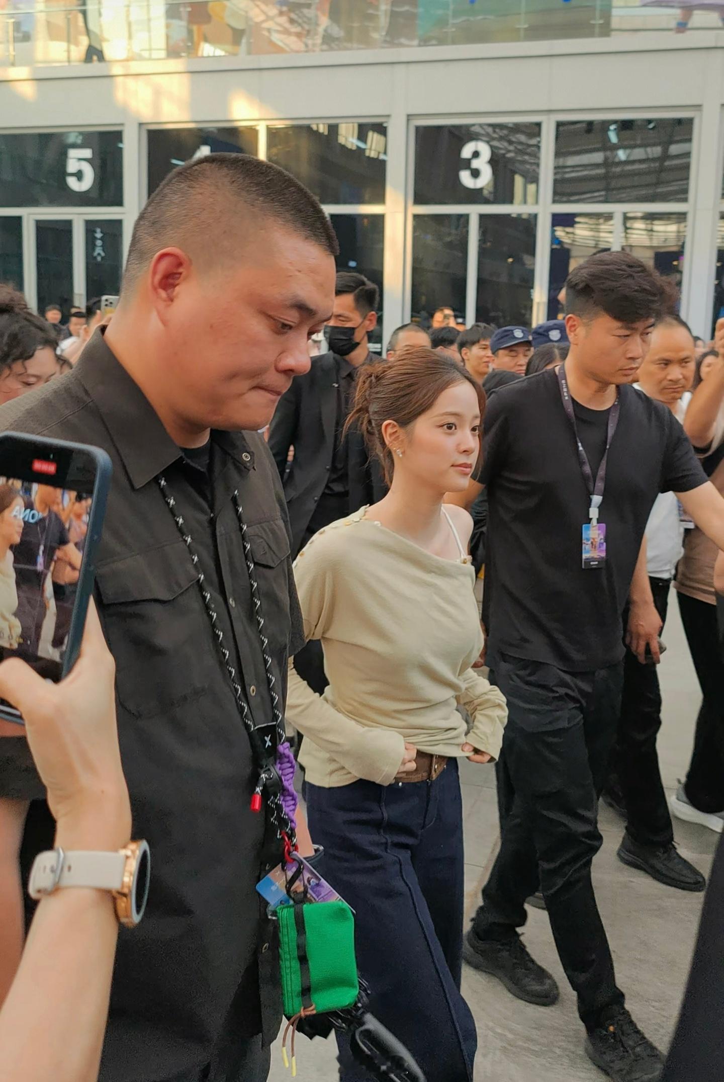 [爱心][爱心][爱心][爱心]欧阳娜娜​​​