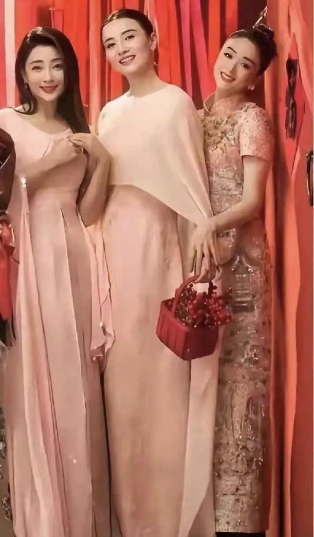 宋佳、殷桃、蒋欣这三位女明星你更喜欢哪一位？宋佳带着一股潇洒随性，五官大气，表