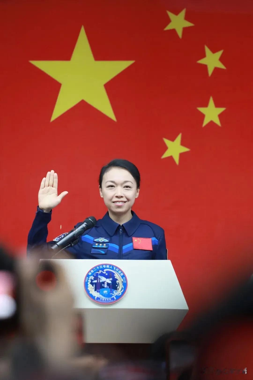 黎家盈说了句话，听完心里特别不是滋味。她说，“孩子们去了故宫，爬了长城，我还