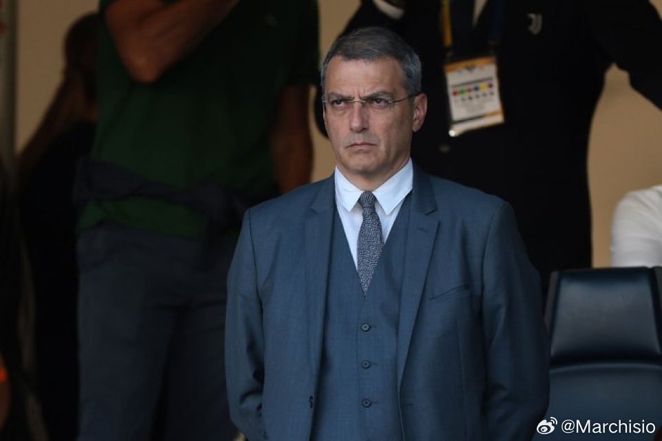 米兰体育报：周二将是尤文图斯全新的董事会的第一次内部会议，预计在会议上科莫利将在