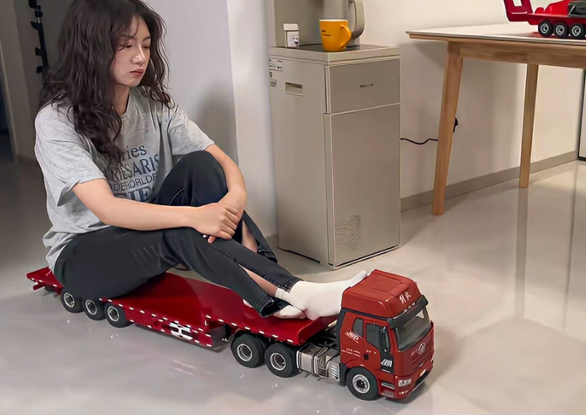 在家就能座卡车了，她心情还不好？