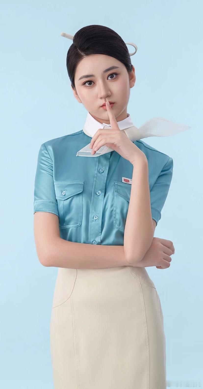 大韩空姐的制服照，又美又飒。