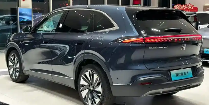 别克至境E7上市长续航辅驾满配推荐17.99万那款新车外观延续至境SUV概念车