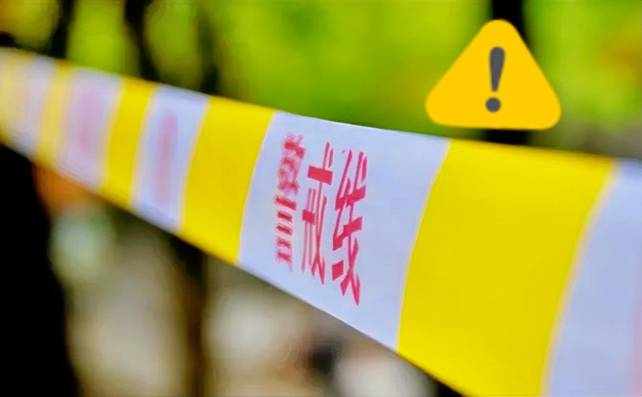 “等着我回家弄你”这句话成了压垮她的最后一根稻草…😡一对情侣凌晨在街头因琐