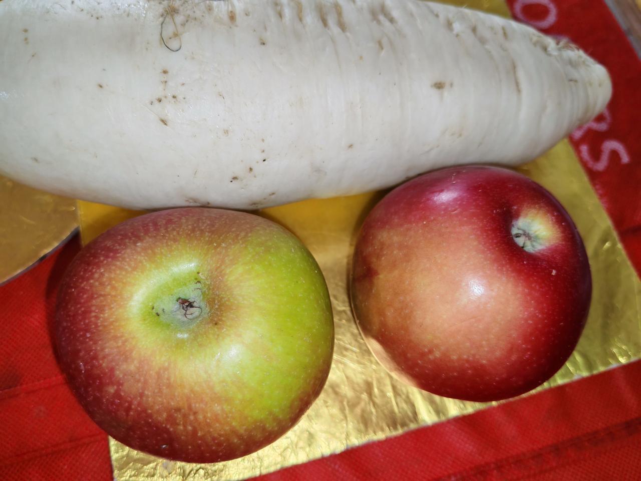 今晚我多少有点着急上火，因为发现老伴三先生吃不动饭了！晚饭老伴只吃一个馒头，