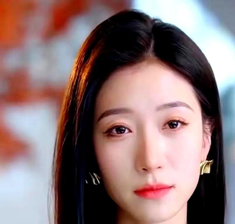 王格格的剧，平台赔钱也得推。不是她演得多好，是她自己投了300万进去，成了出品