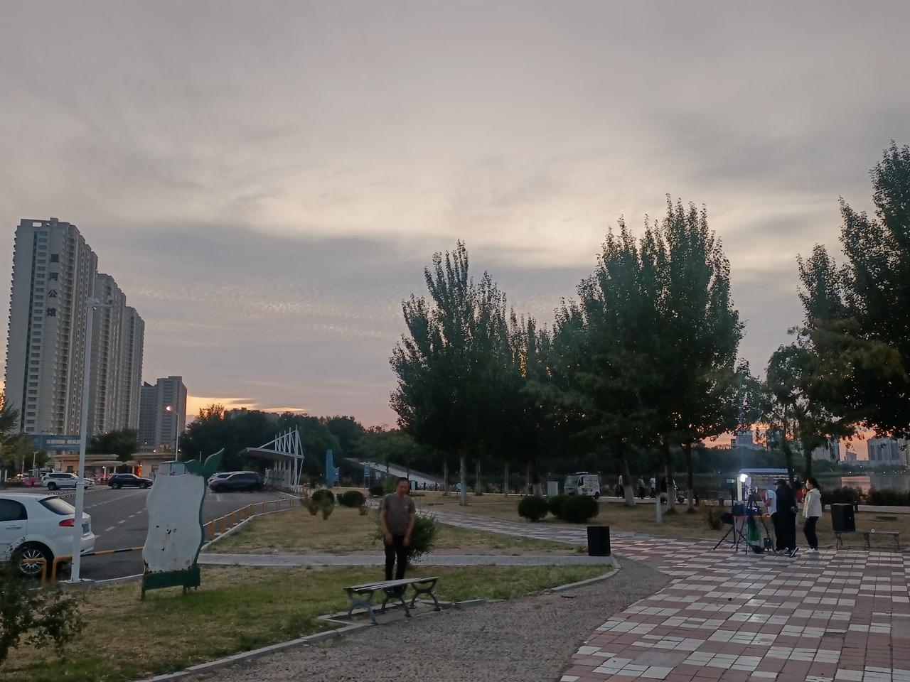 人性既是如此————早在几千年前六国宰相苏秦就说过：没有能力归家之时，兄