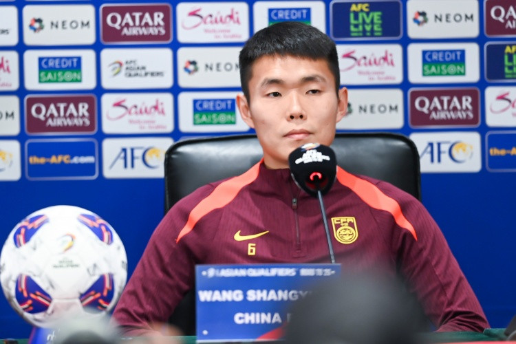 北青: 王上源因腰伤缺席国足迪拜拉练, 塞尔吉尼奥已与球队会合