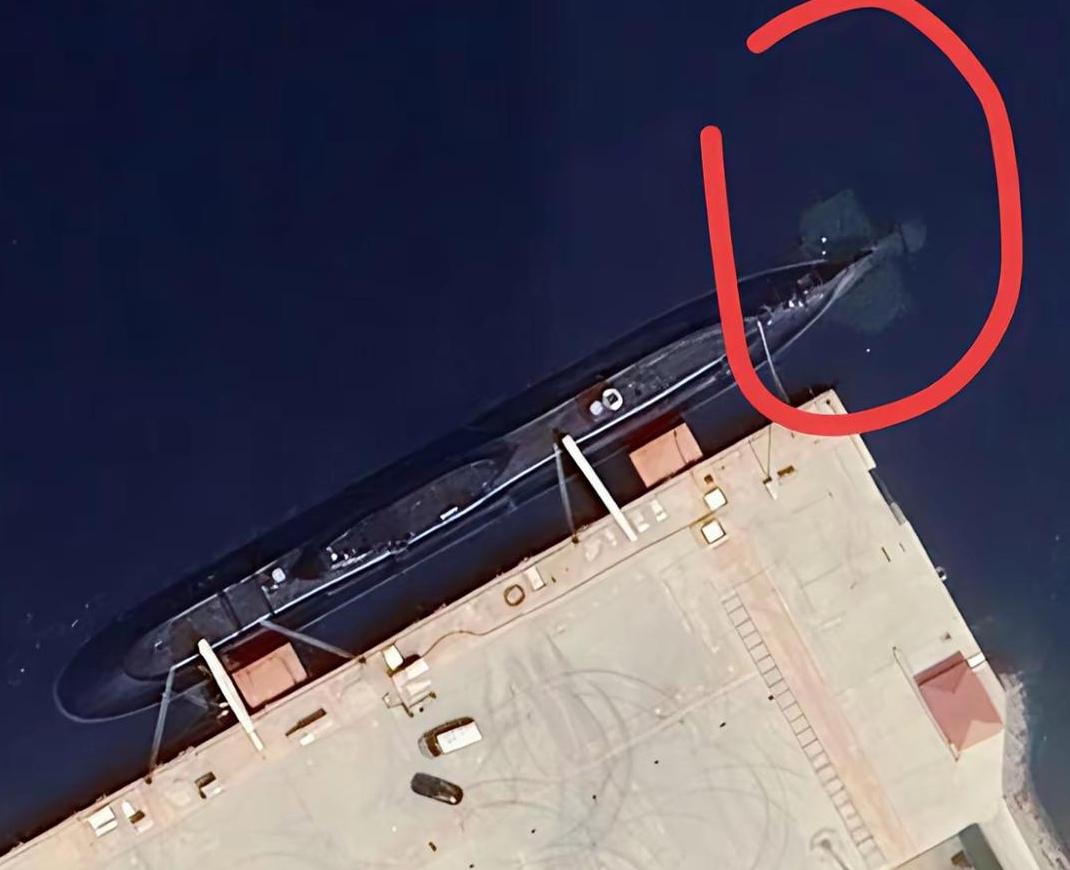 093B攻击型核潜艇，三年10艘、采用无轴泵喷推进系统，而最新的一艘很可采用与传