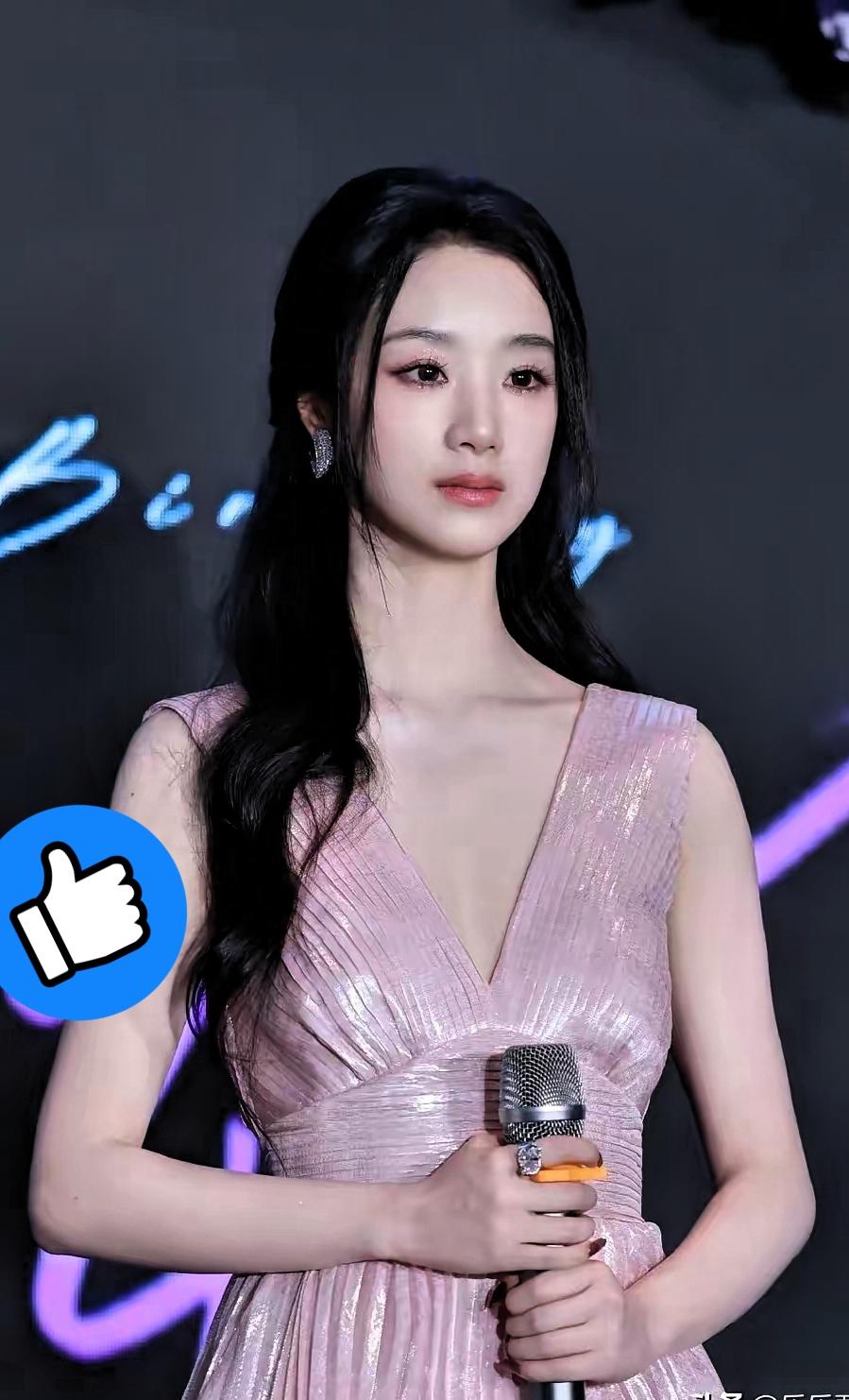 日薪3万，代价是每天只睡4小时。短剧演员王小亿上月入账107万，连着28天每天