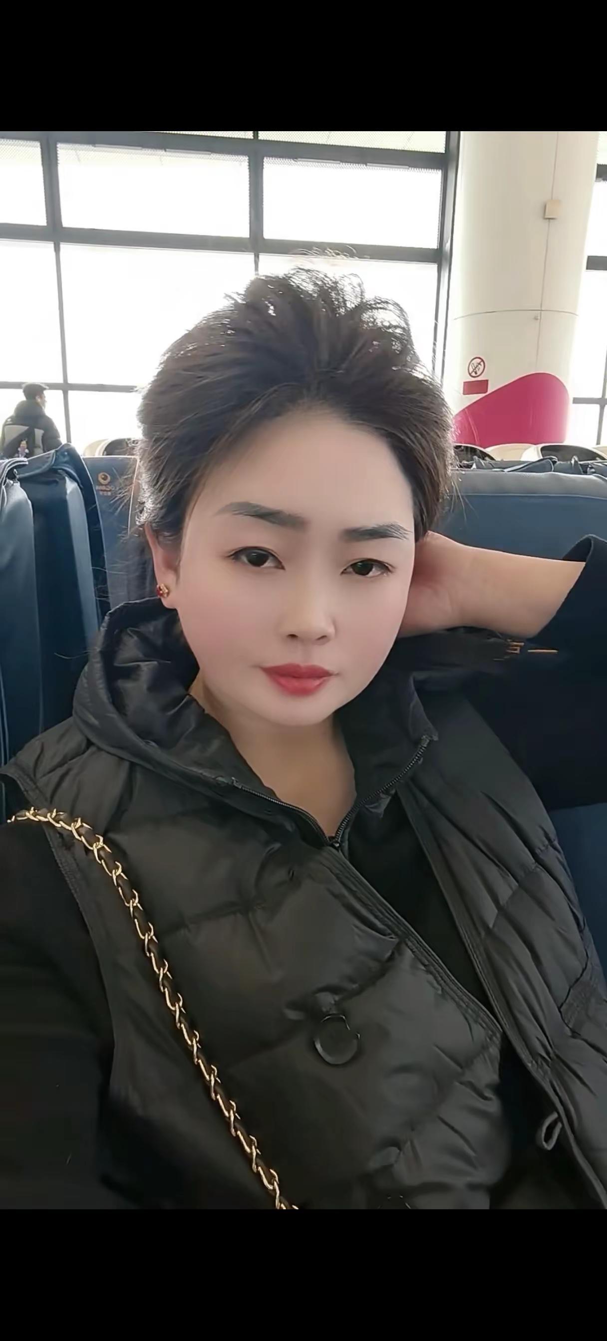 现在回娘家了，嫂子看谁不顺眼，我就看谁不顺眼，嫂子想骂谁，我就想骂谁，包括俺哥，