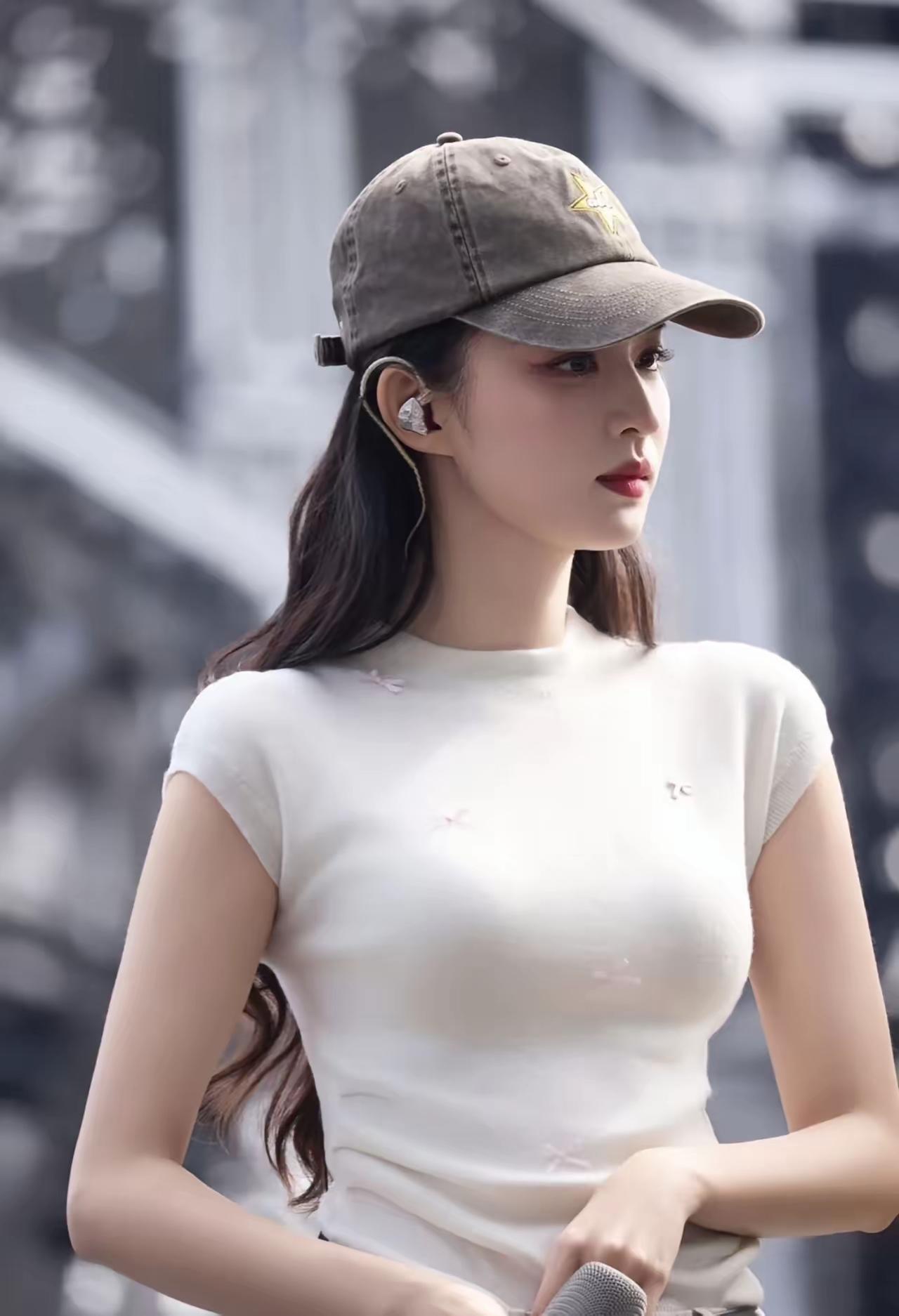 女神演员王楚然颜值和身材真是顶级别的，你喜欢她吗。