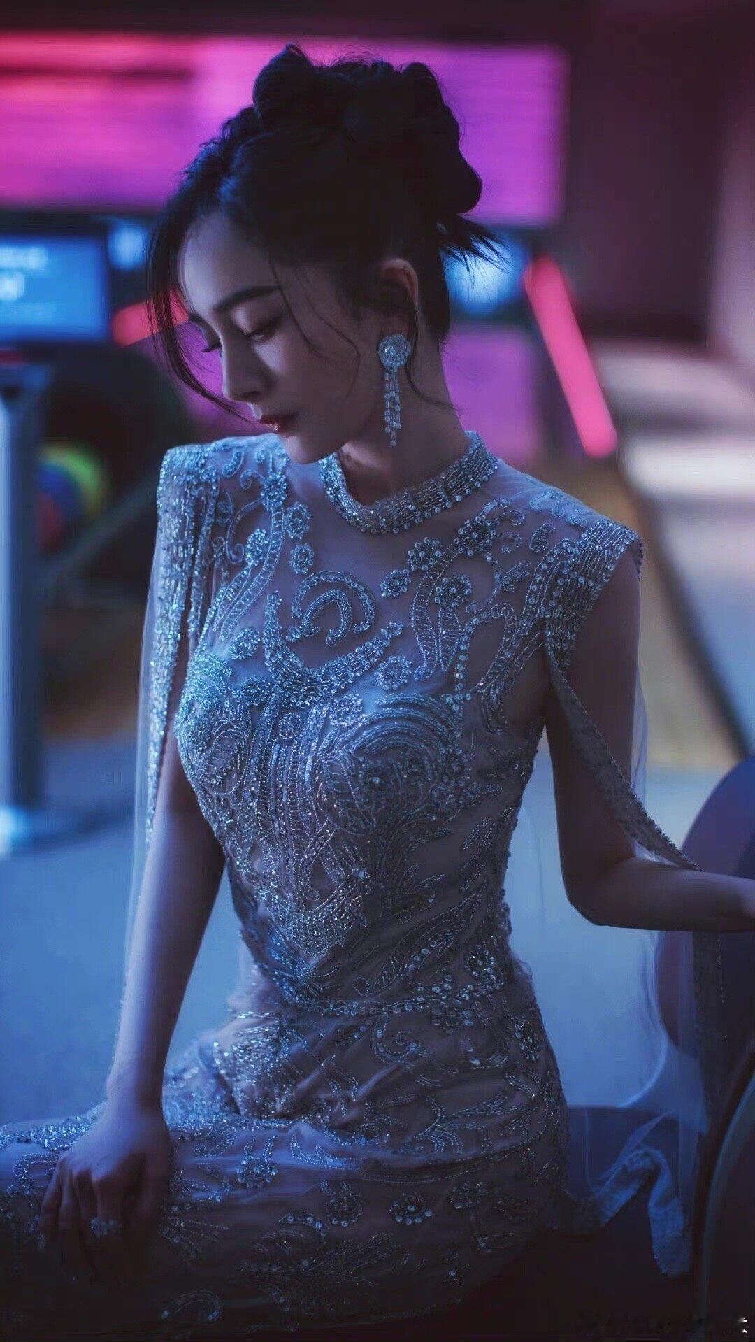杨幂透视战袍