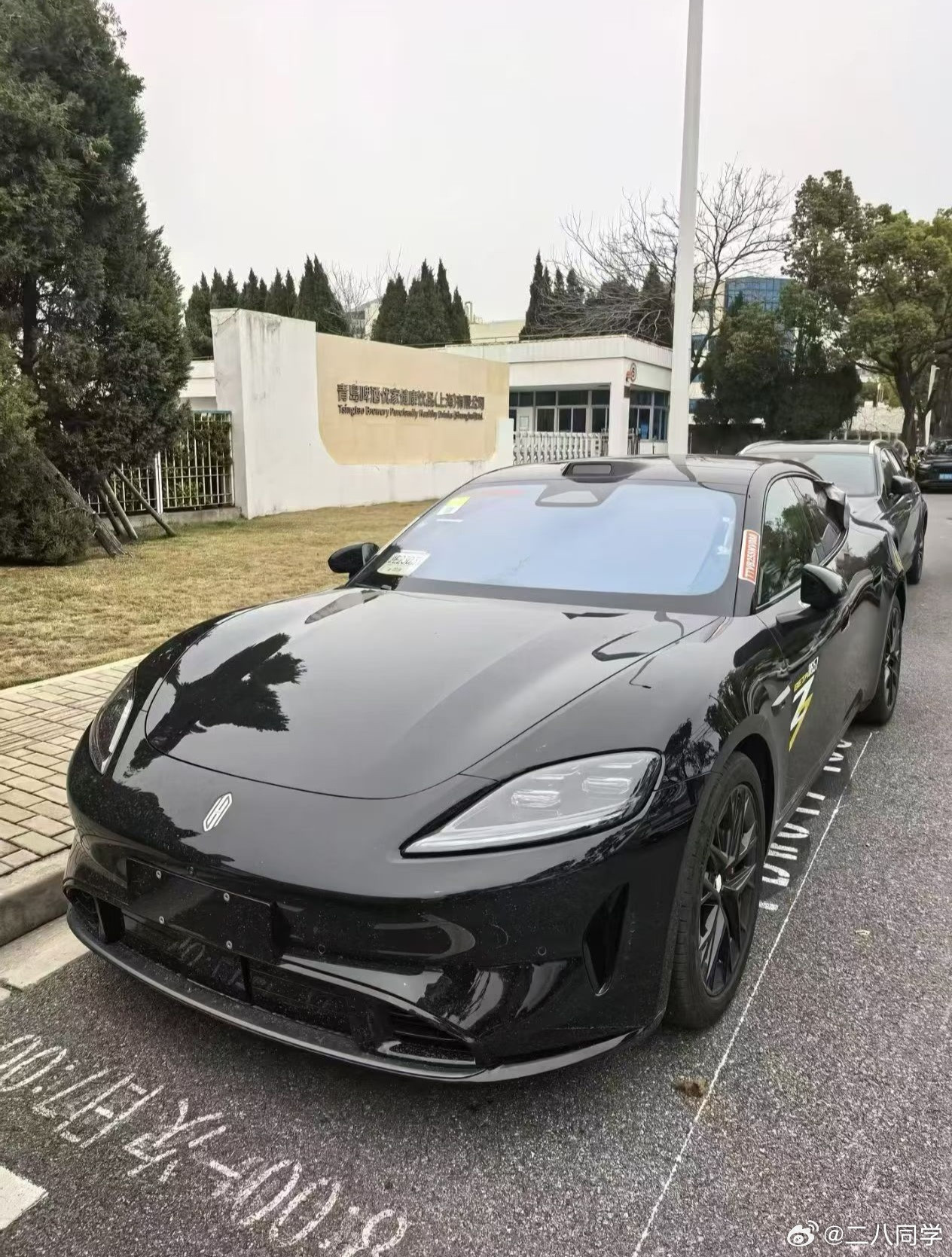 尚界Z7实拍图还是黑色帅啊