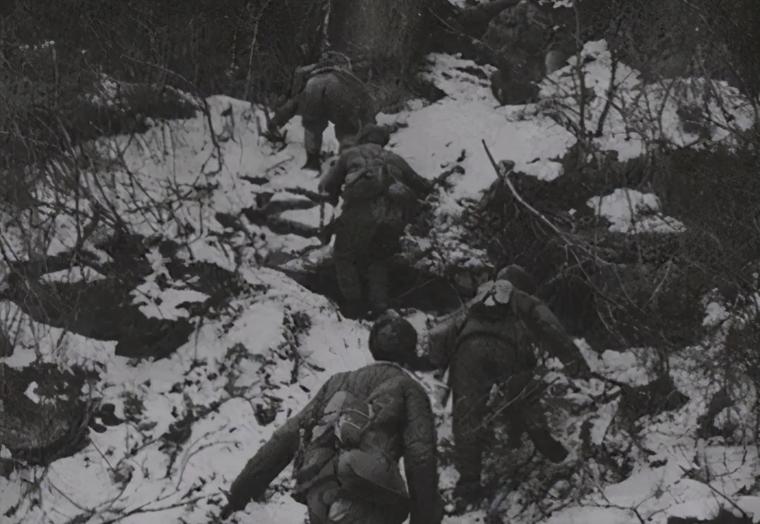 砥平里战役的争议焦点，向来集中在韩先楚与邓华的战术之争，但很少有人深究另一个关键